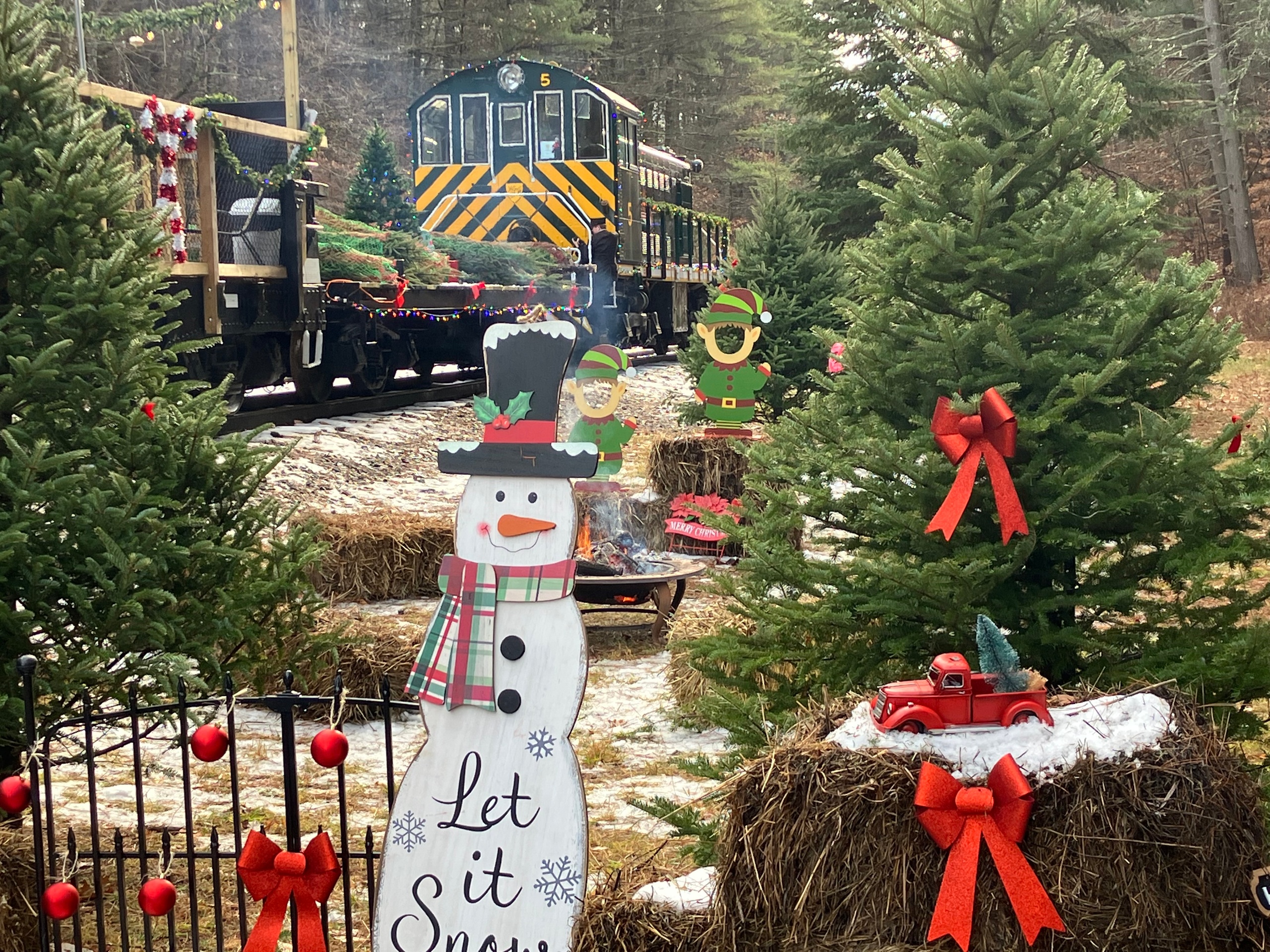 Christmas Tree Limited Saratoga Corinth Hudson Railway